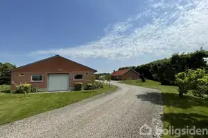 Landejendom på Albækvej 8, 6920 Videbæk