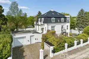 Villa på Slotsalleen 6B, 2930 Klampenborg