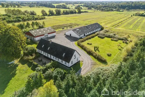 Landejendom på Næstvedvej 19, 4720 Præstø