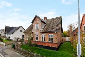 Villa på Lobbæk Hovedgade 18, Lobbæk, 3720 Aakirkeby