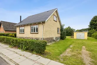Villa på Hovedgaden 13, V Hornum, 9640 Farsø