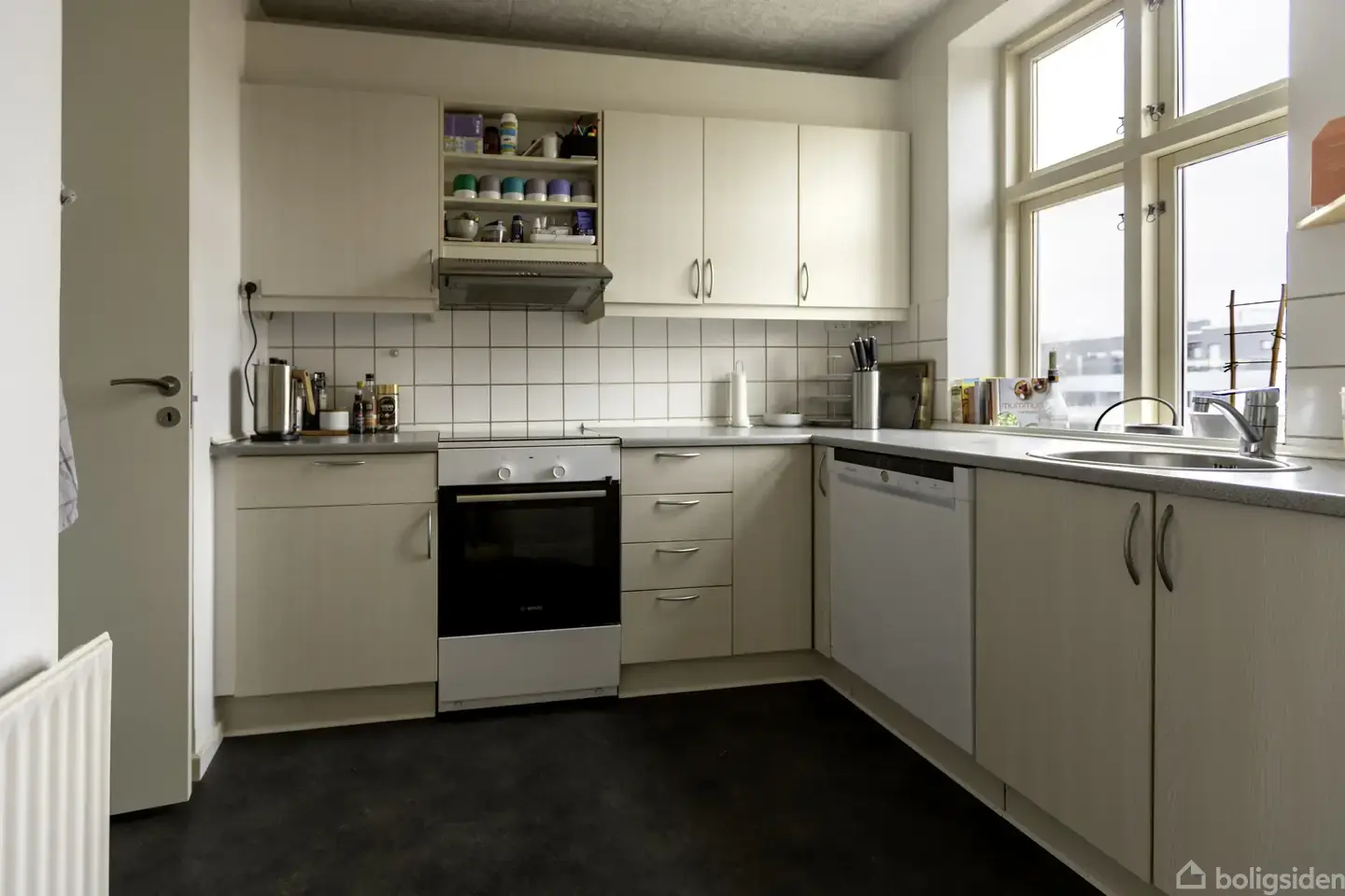68 m² lys lejlighed med højt til loftet - Visning 4
