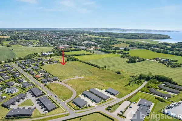 Helårsgrund på Rønde Bakker 4, 8410 Rønde