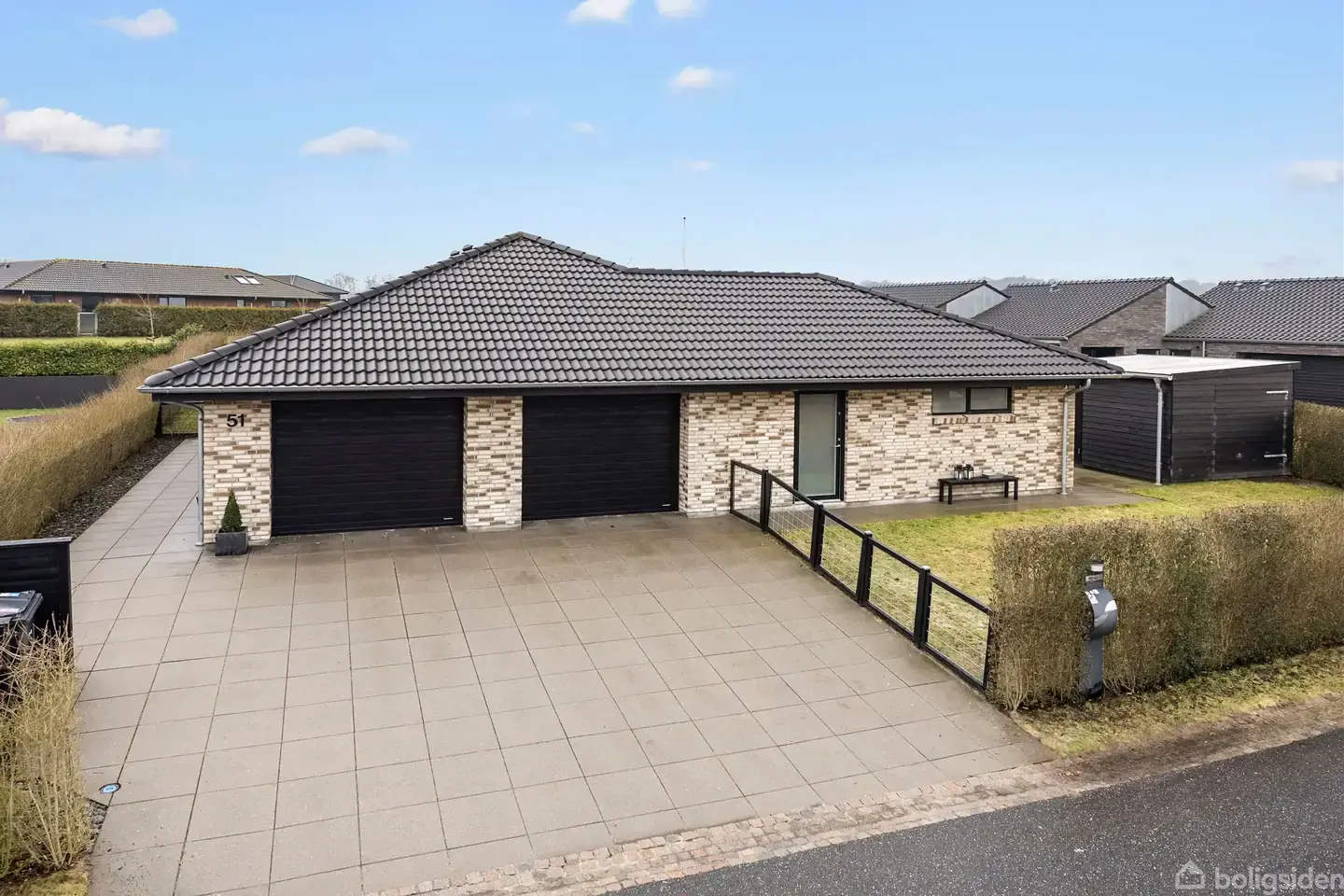 Fuldmuret étplansvilla med XL-garage i Børkop