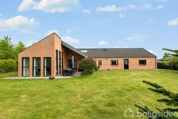 Villa på Ravskærvej 7, 8382 Hinnerup