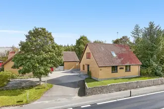 Villa på Vejlevej 11, Hjøllund, 7362 Hampen