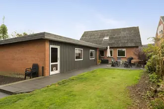 Villa på Langgade 5, 8350 Hundslund