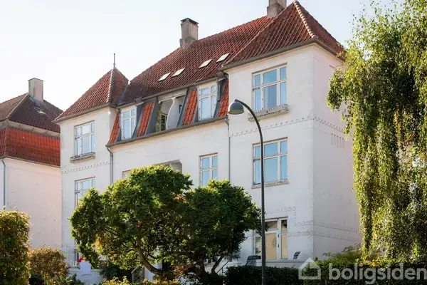 Ejerlejlighed på Charlottenlundvej 7, 1. th., 2900 Hellerup