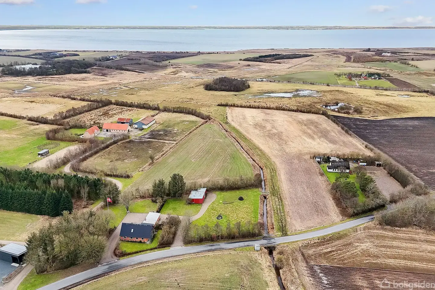 Landejendom med 4 ha jord, natur og masser af muligheder