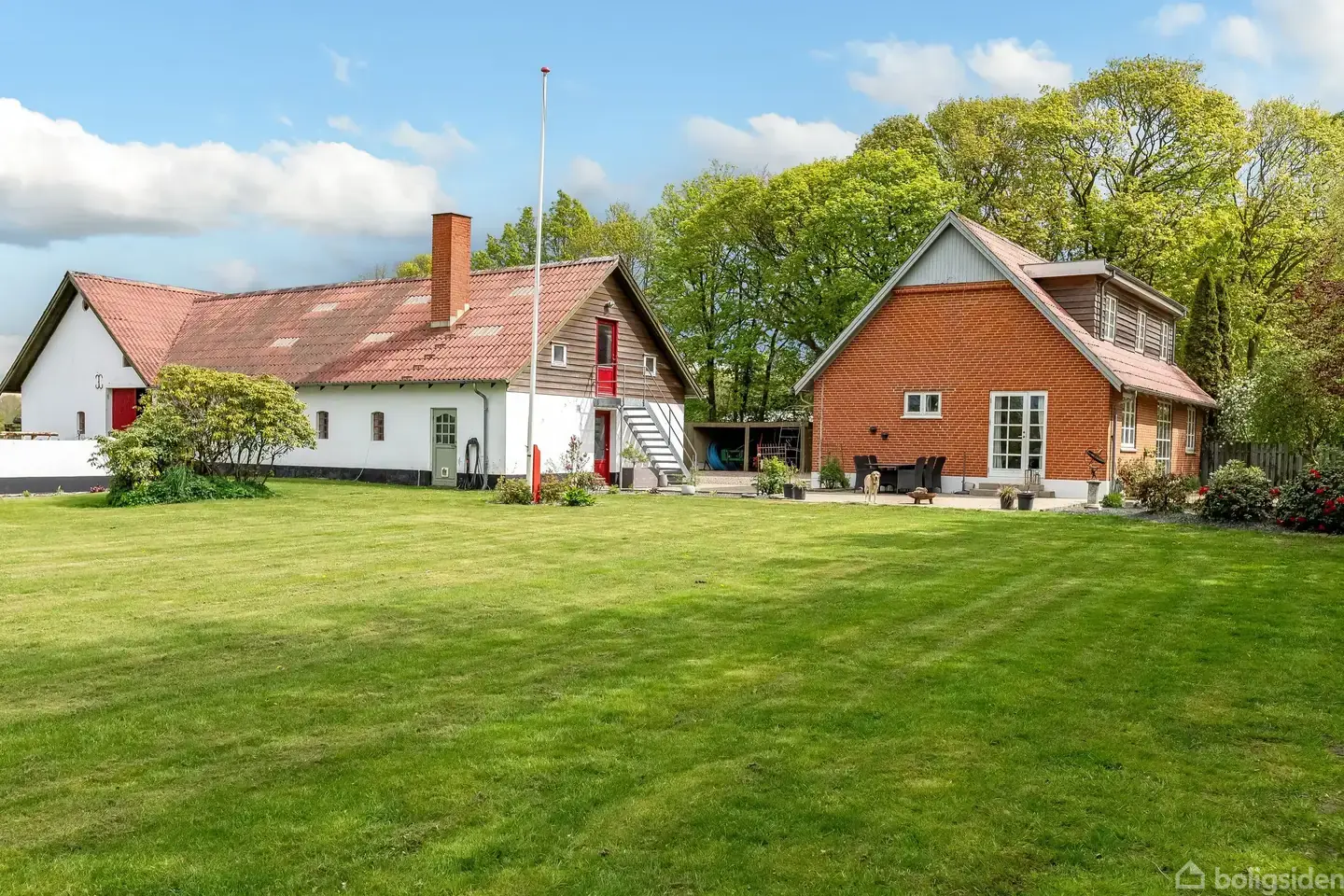 Landejendom på Varhedevej 9, 7490 Aulum