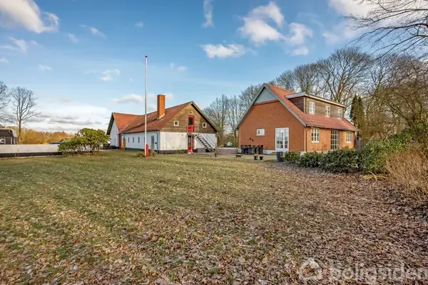 Landejendom på Varhedevej 9, 7490 Aulum