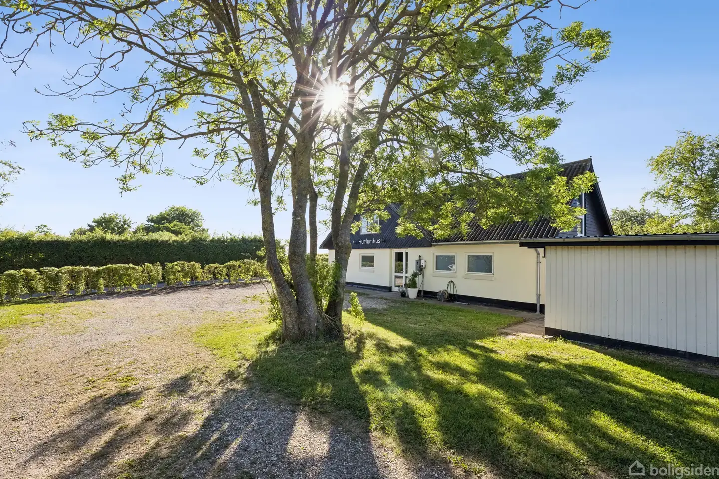 Landejendom på Krajbjergvej 5, 8541 Skødstrup