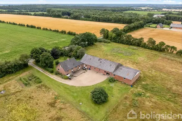 Landejendom på Fjelstrupvej 12, 6920 Videbæk