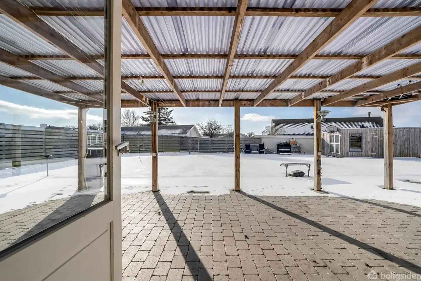 Veldisponeret og rummelig villa - til den store familie