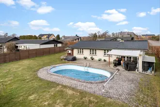 Villa på Rosenvej 30, Tulstrup, 3400 Hillerød