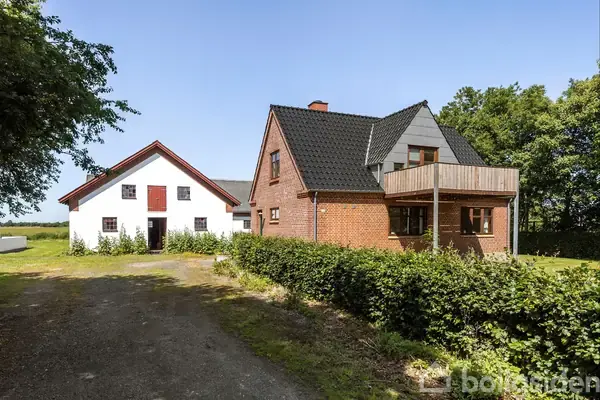 Landejendom på V Starengvej 616, 9700 Brønderslev