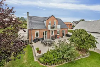 Villa på Hovedgaden 42, Ø Alling, 8963 Auning