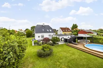 Villa på Roskildevej 126 +126A, 3600