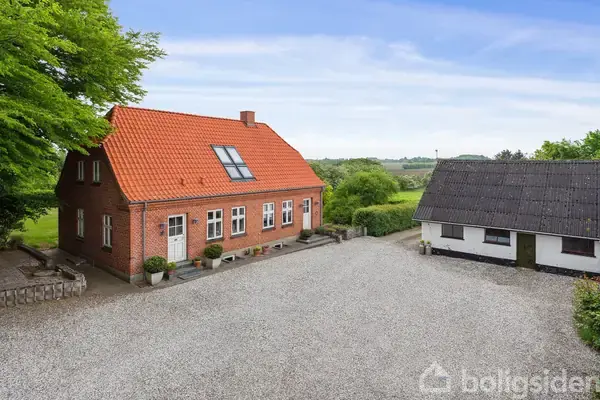 Landejendom på Sjørupvej 34, 8800 Viborg