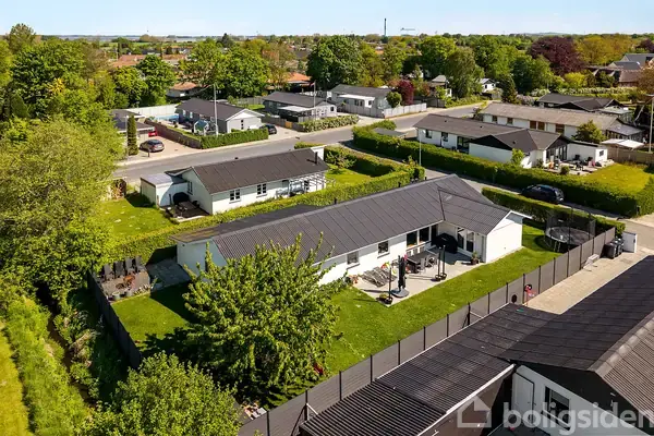 Rummelig familievenlig villa i Bullerup tæt på natur, skole og Odense