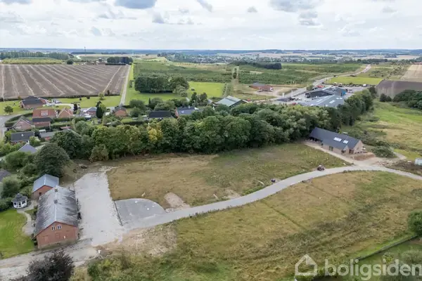 Helårsgrund på Skriverbakken 8, 8382 Hinnerup