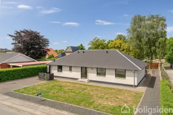 Villa på Møllegårdsvej 5, 6862 Tistrup