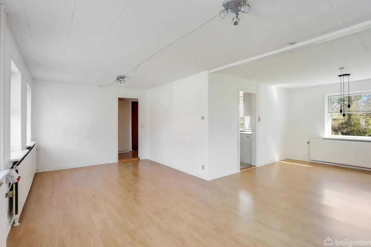 Rummelig villa med garage og masser af potentiale i Kvissel - View 4
