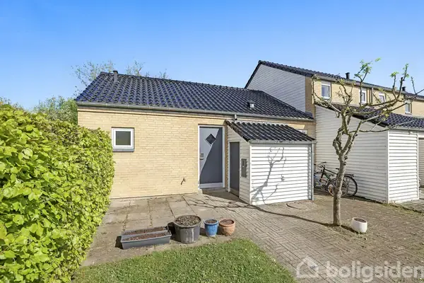 Velindrettet andelsbolig med egen have og attraktiv beliggenhed i Lystrup