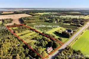 Landejendom på Grenåvej 239, 8960 Randers SØ