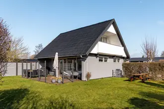 Fritidshus på Strandlodsvej 4, Bjerge Sydstrand, 4480 Store Fuglede