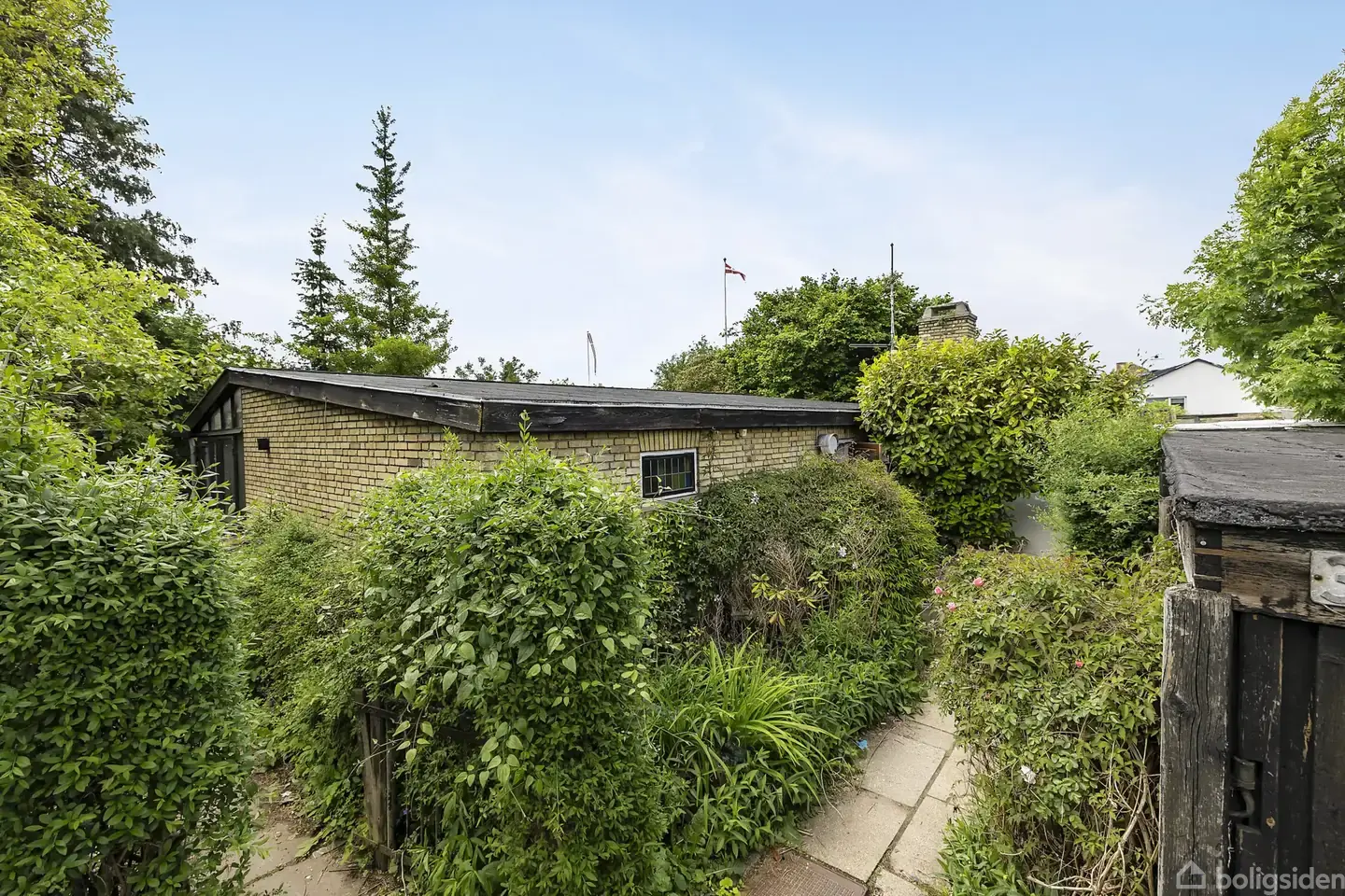 Villa med potentiale på stor grund i grønne omgivelser i Ballerup
