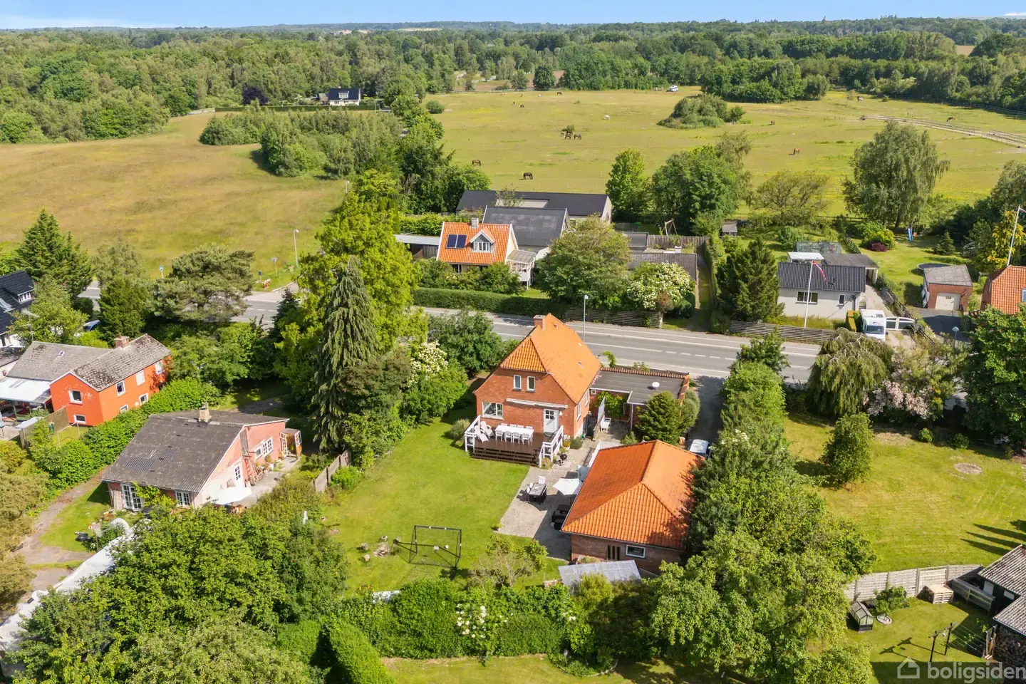 Klassisk murermestervilla på hele 232 etagemeter