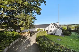 Villa på Dybdalvej 11, Gudumholm, 9280 Storvorde