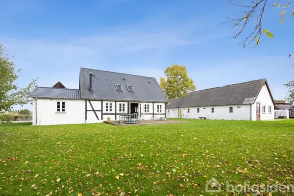 Landejendom på Holtelandsvej 12, 4652 Hårlev