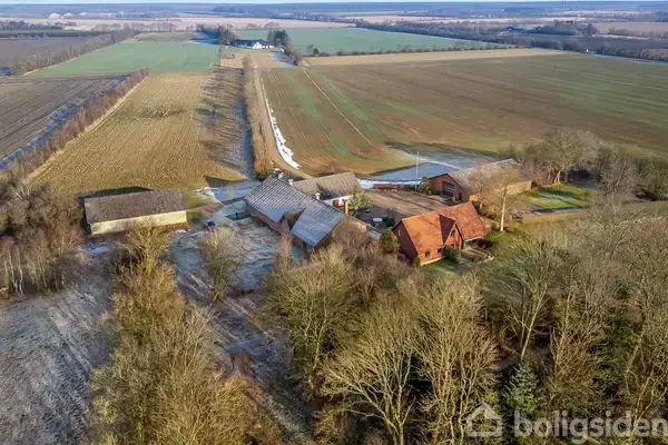 Landejendom på Gedhusvej 8, 7451 Sunds