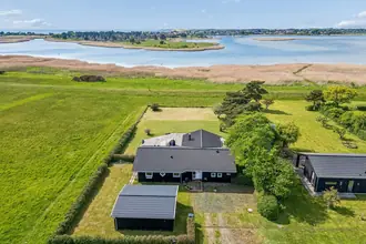 Fritidshus på Reedtzholmvej 183, Enø, 4736 Karrebæksminde