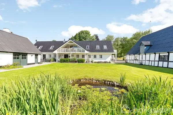 Landejendom på Kastrup Skovvej 4, 8530 Hjortshøj