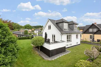 Villa på Bybækvej 16, 7120 Vejle Øst