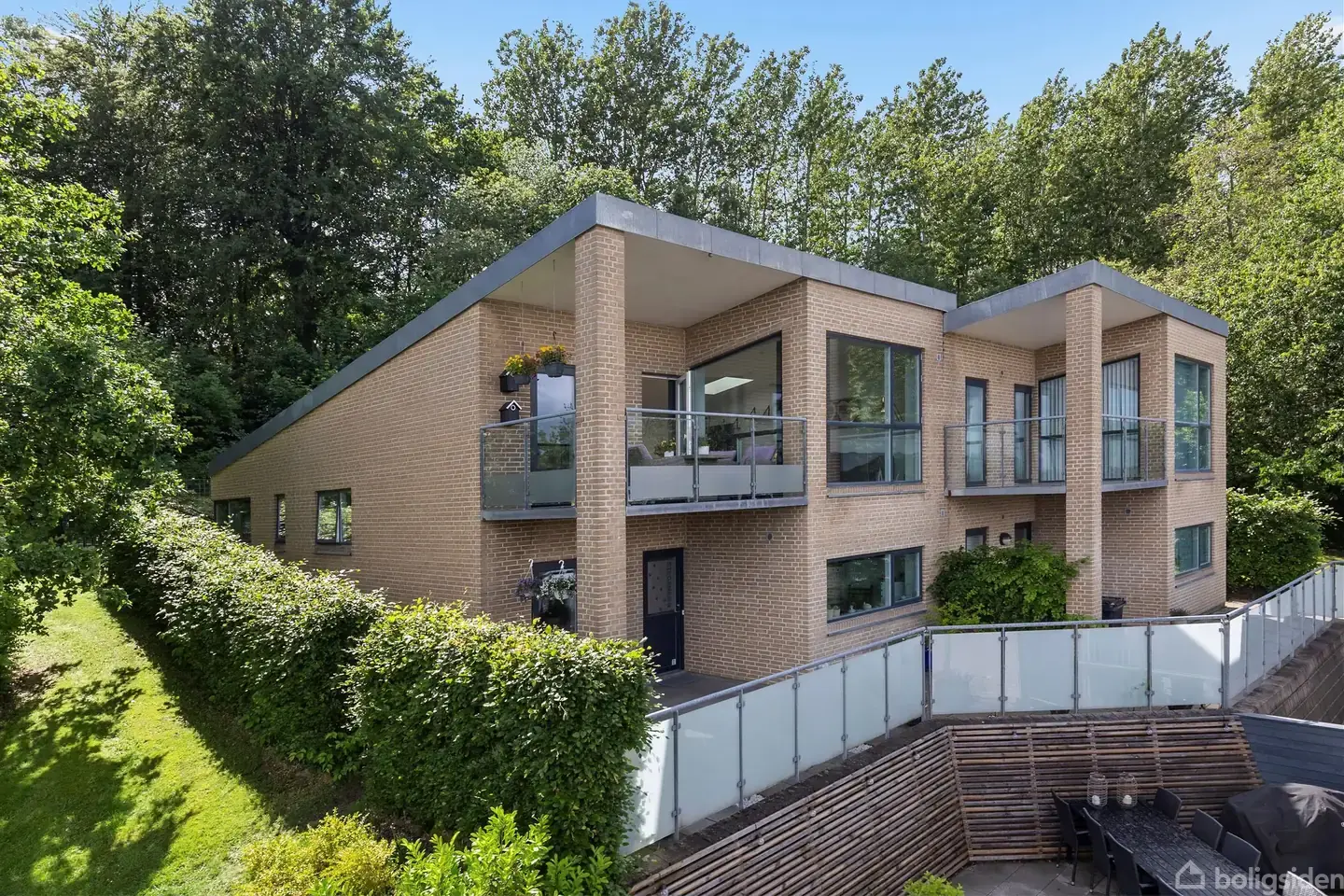 Lækkert rækkehus med byens måske bedste udsigt!