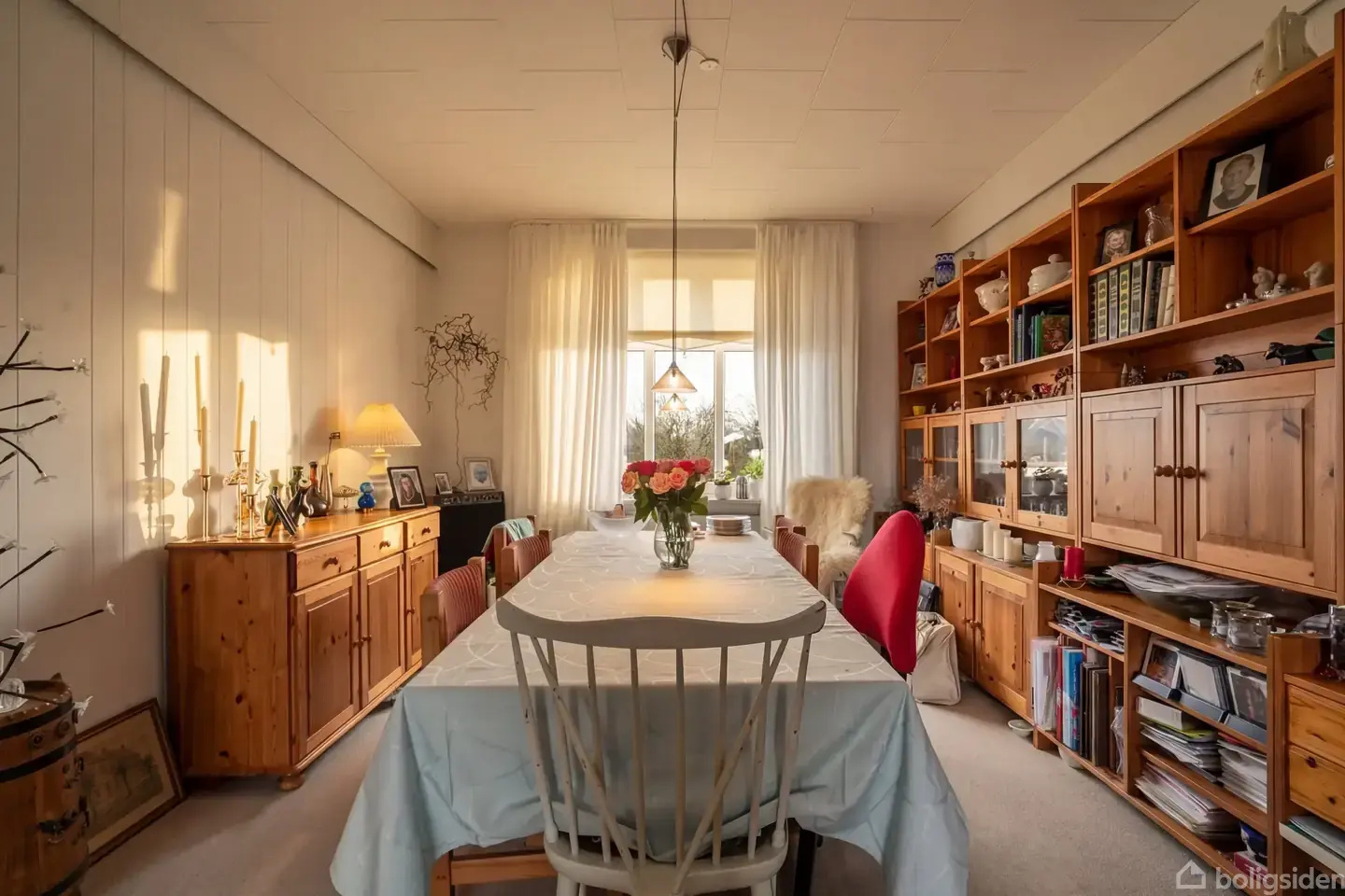 CHARMERENDE BOLIG MED CENTRAL BELIGGENHED OG TAG FRA 2021