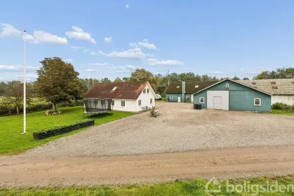 Landejendom på Ribevej 138, 7100 Vejle