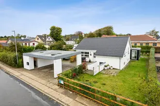 Villa på Schmidtsvej 16, Farstrup, 9240 Nibe