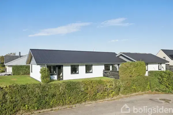 Villa på Svalerodsvej 11, 9800 Hjørring