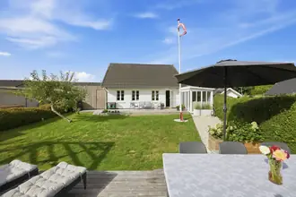 Villa på Ellemosevej 3, 8310 Tranbjerg J