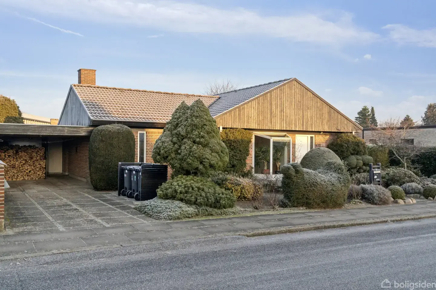 Rummelig villa med god planløsning i Højbjerg