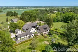 Landejendom på Vejenbrødvej 17, 2980 Kokkedal