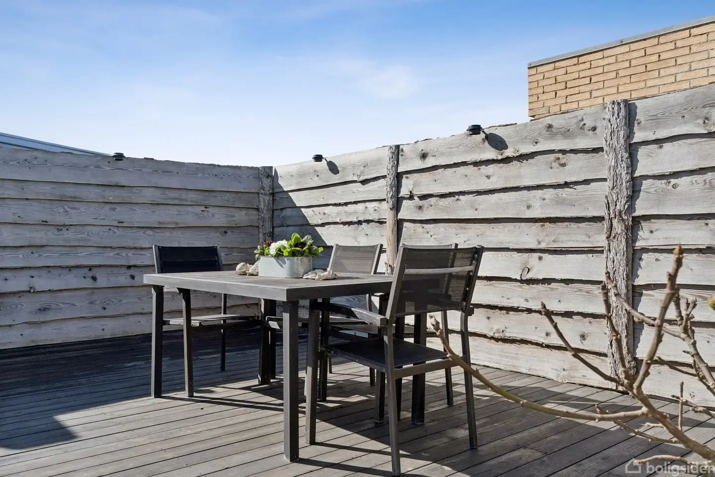 Charmerende og gennemrenoveret bolig – perfekt som sommerhus tæt på Vesterhavet med  skønne udearealer! - View 3