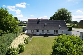 Villa på Uggeløse Bygade 88, 3540 Lynge