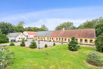 Landejendom på Emvej 32, 9700 Brønderslev