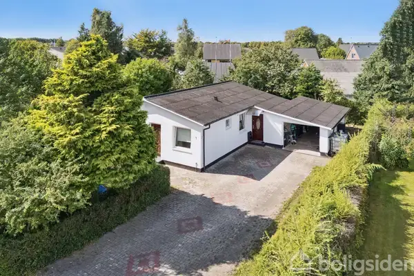 Villa på Solvænget 1, 8723 Løsning